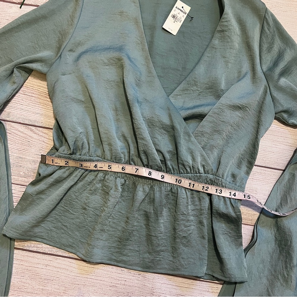 EXPRESS Cascading Sleeve Surplice Top - Picture 8 of 16